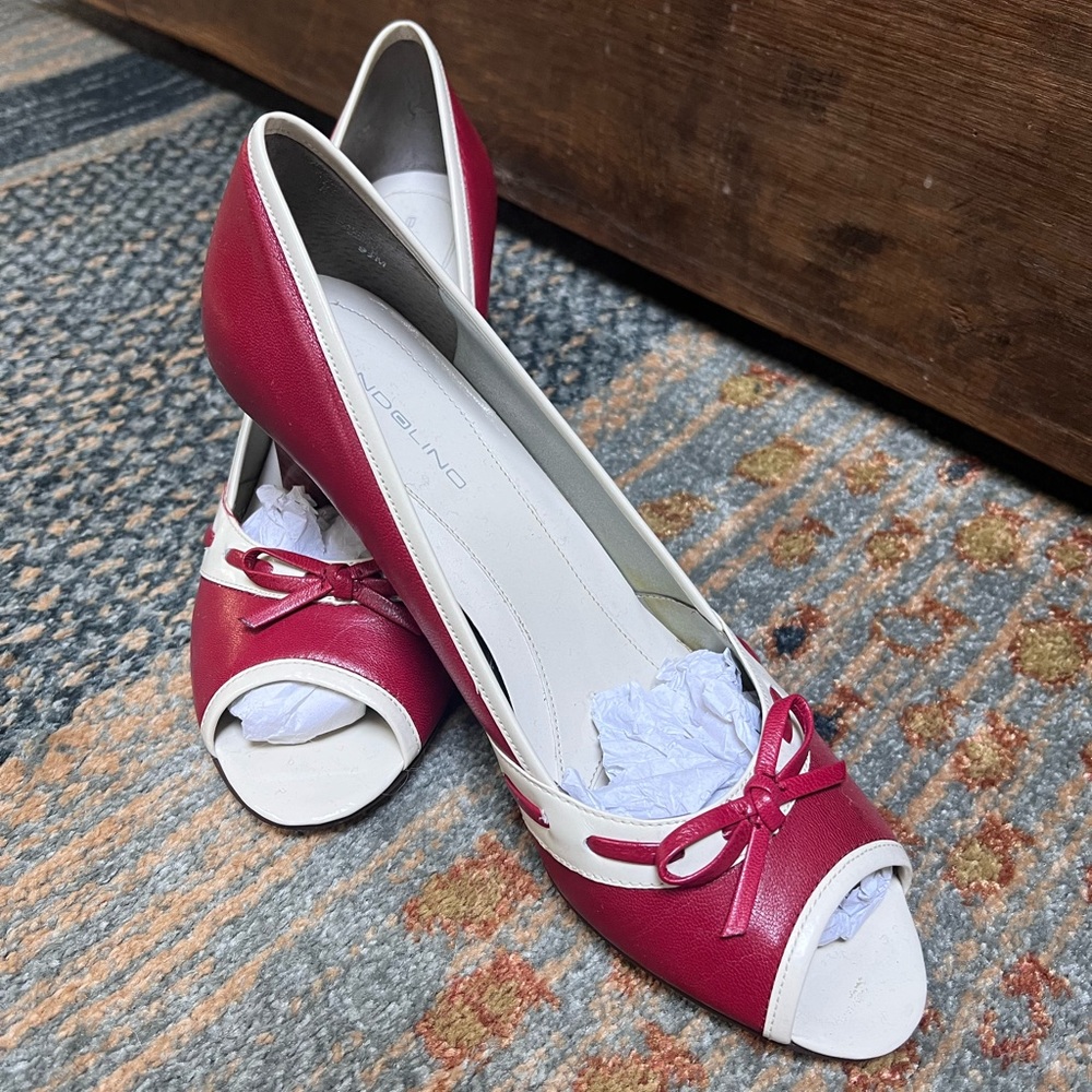 Womens 9.5 Bandolino Heels